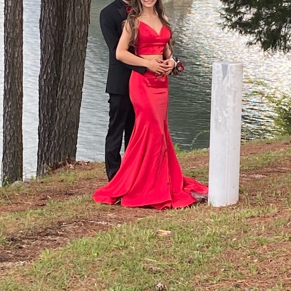 Red 2 piece prom dress. GORGEOUS RED!! Very flattering! - Picture 7 of 7